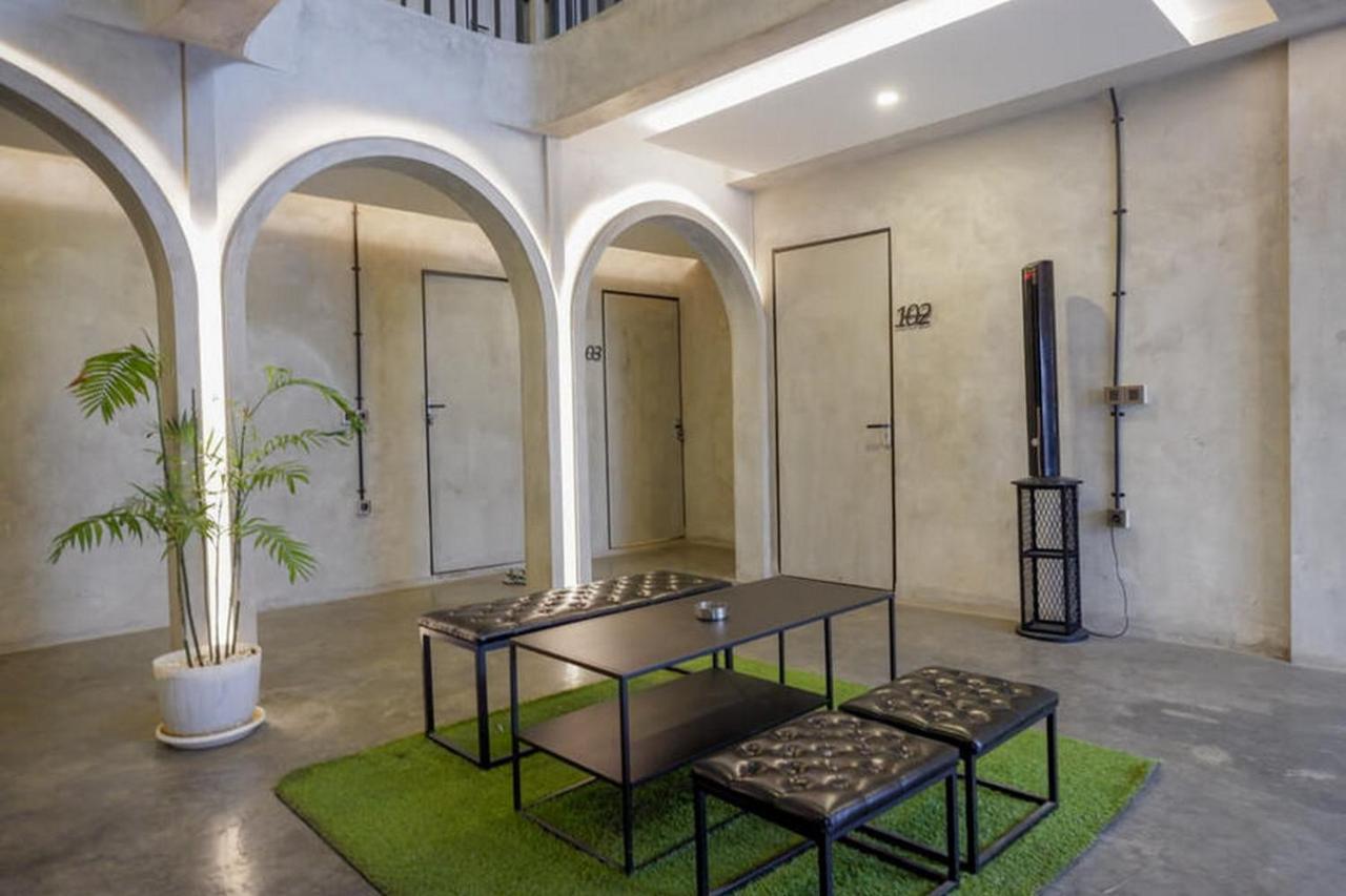 RedDoorz Plus near Kawasan Sam Poo Kong Semarang Bagian luar foto