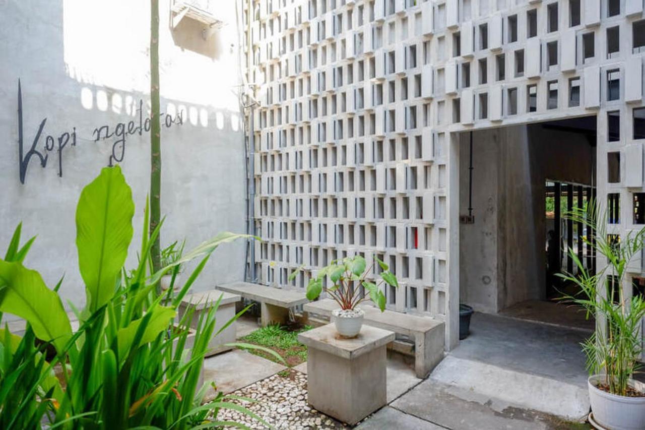 RedDoorz Plus near Kawasan Sam Poo Kong Semarang Bagian luar foto