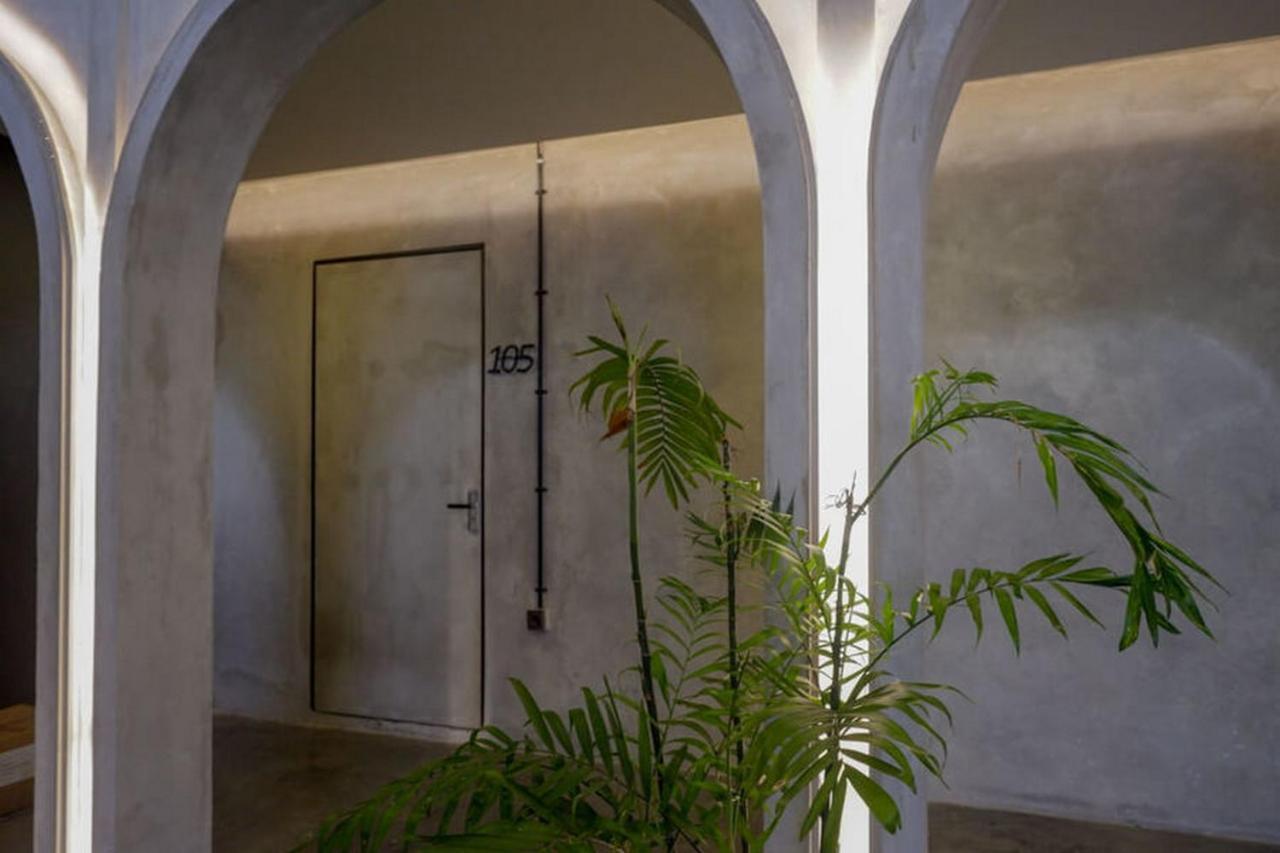 RedDoorz Plus near Kawasan Sam Poo Kong Semarang Bagian luar foto