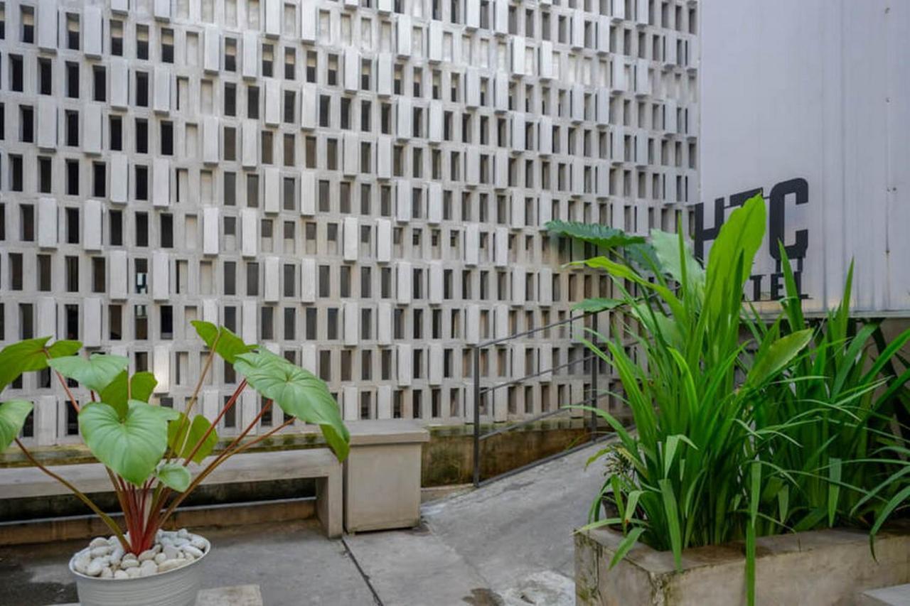 RedDoorz Plus near Kawasan Sam Poo Kong Semarang Bagian luar foto