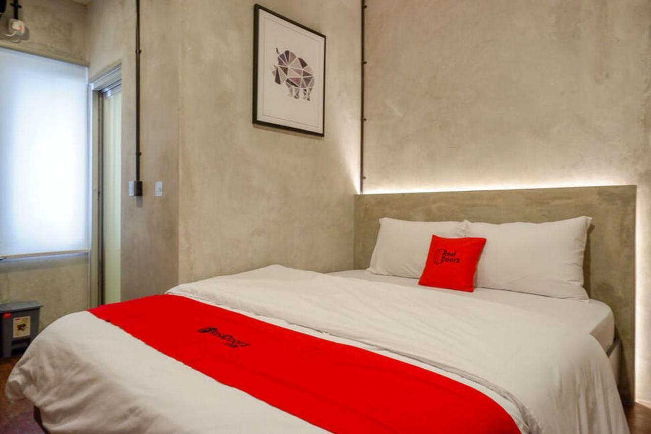 RedDoorz Plus near Kawasan Sam Poo Kong Semarang Bagian luar foto